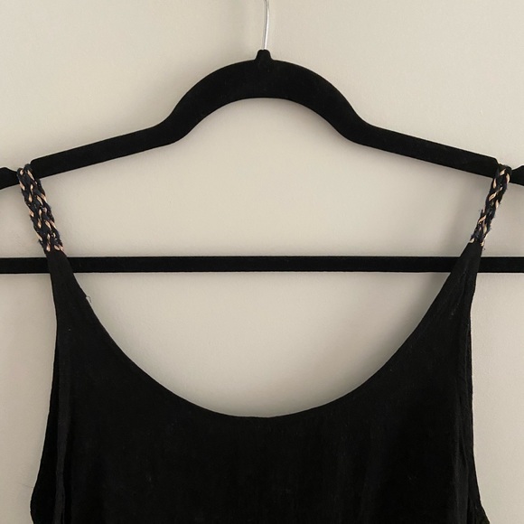 Black top with nice gold details - Picture 3 of 4